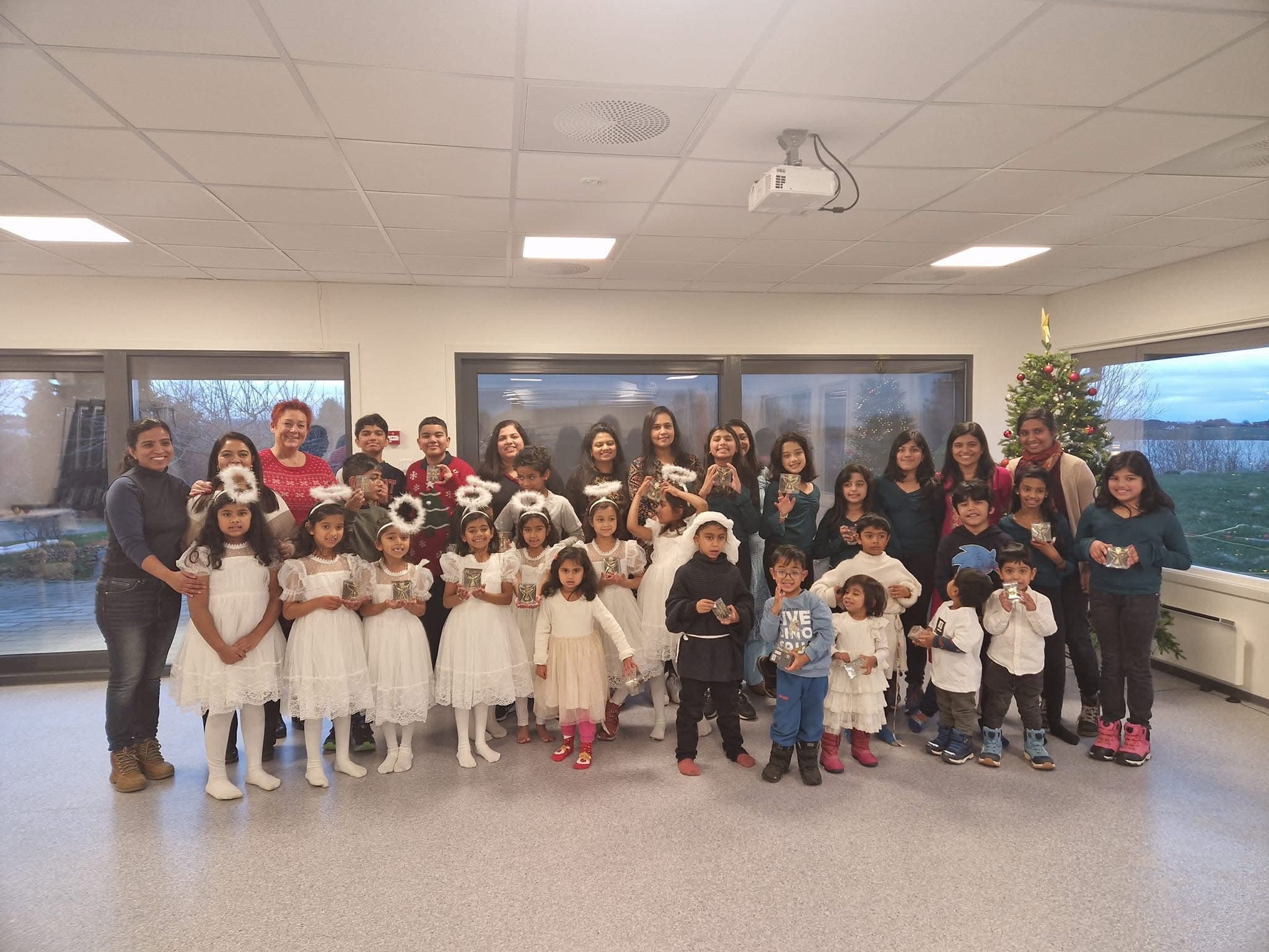 Christmas and Diwali gathering photo 6